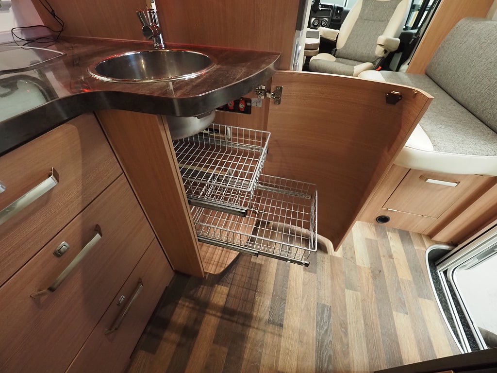 Knaus Sky Wave 650 MF | Taksäng | Markis | B-kamera | 3850kg