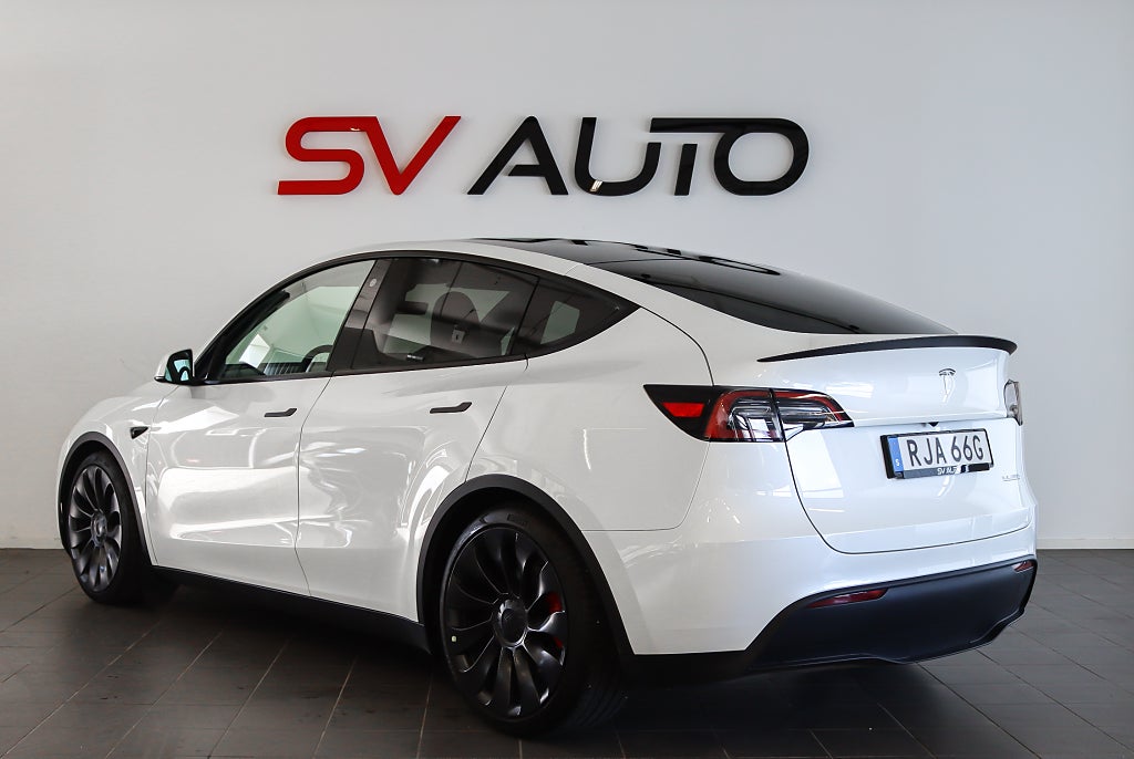 Tesla Model Y Performance 534hk Pano 1 Brukare Moms