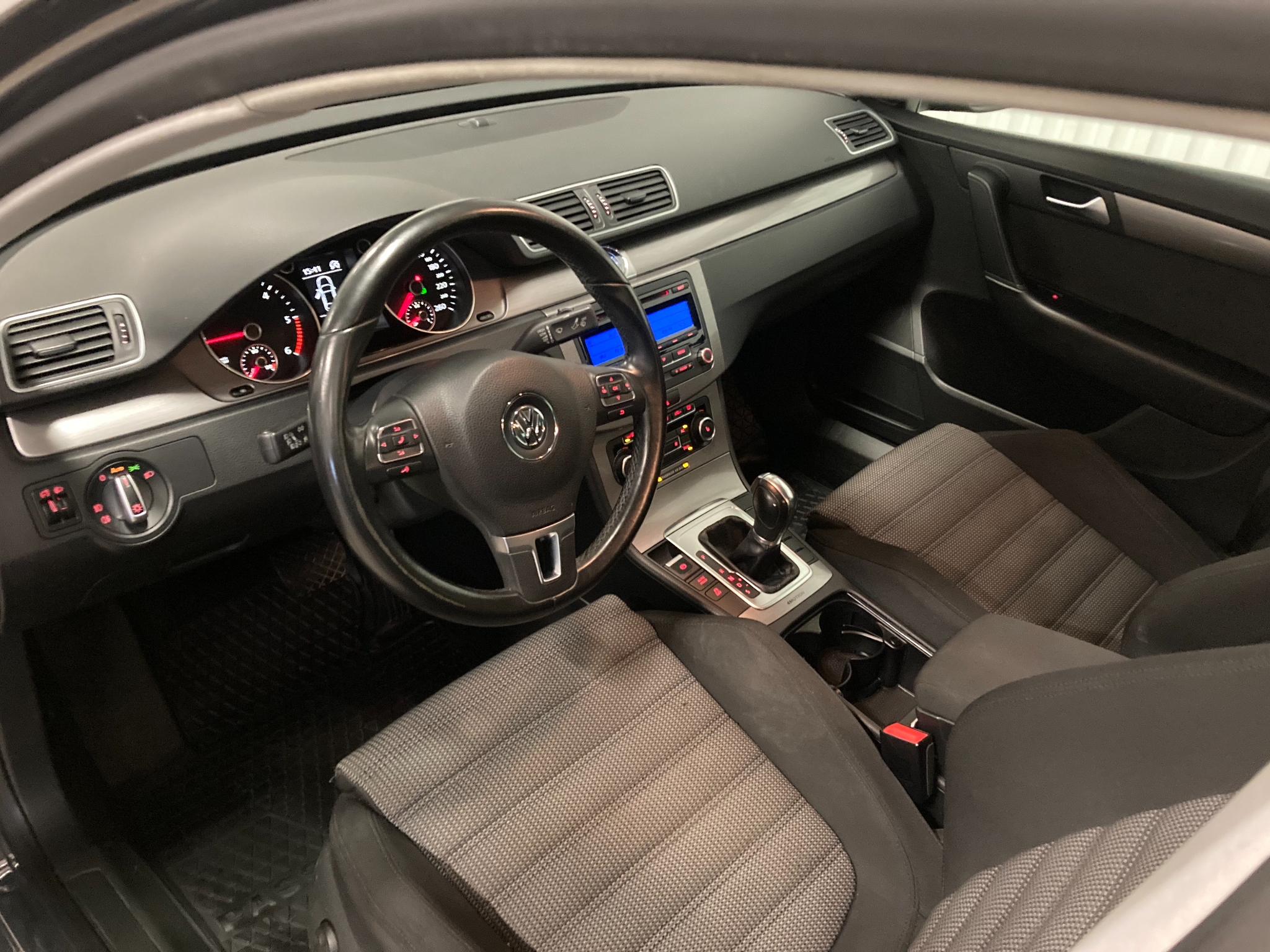 Volkswagen Passat 2011, bild 5/42