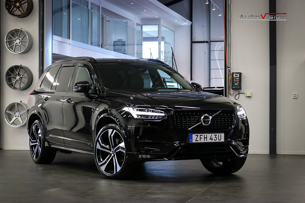 Volvo XC90 7 sit B5 AWD 235hk Ultimate Dark B&W PANO 360 DRAG 22" 