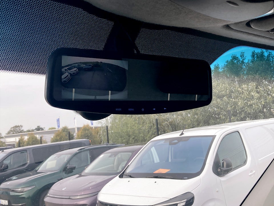 Bild på Mercedes-Benz Sprinter 211 Tempmatic CDI 114hk Aut L3H2 DRAG