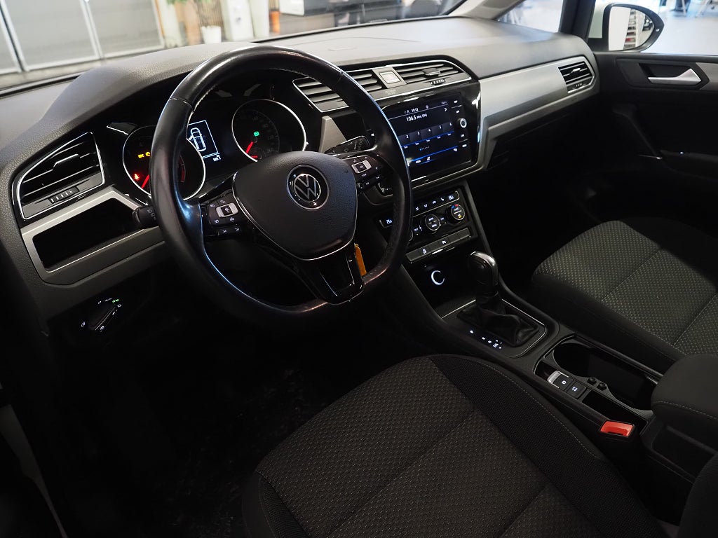 Volkswagen Touran 1.5 TSI 150hk DSG R-Line | 7-sits | Pluspaket | 2021