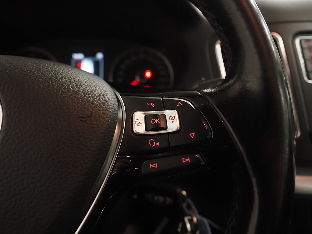 Volkswagen Sharan 7-sits 2.0 TDI Premiumpkt Pano Drag D-Värm 2016