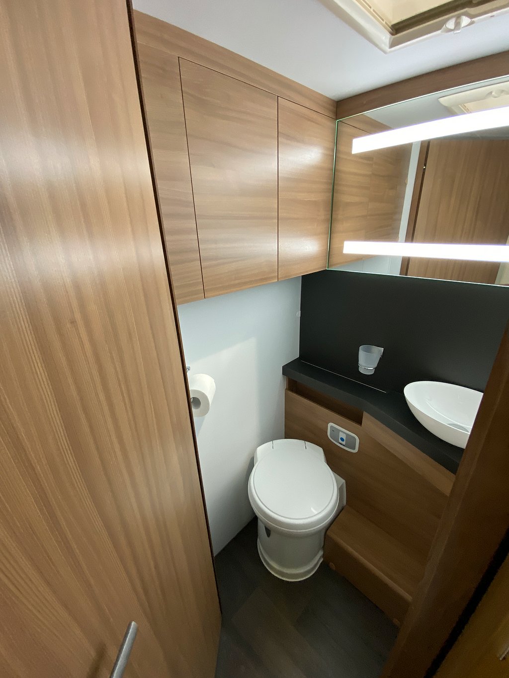 Adria Matrix Supreme 670 SC /Auto / ALDE / Solcell / Taksäng - Adria