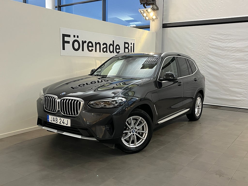 BMW X3 xDrive30e HiFi Rattvärme Drag Park Assist Sportstolar 