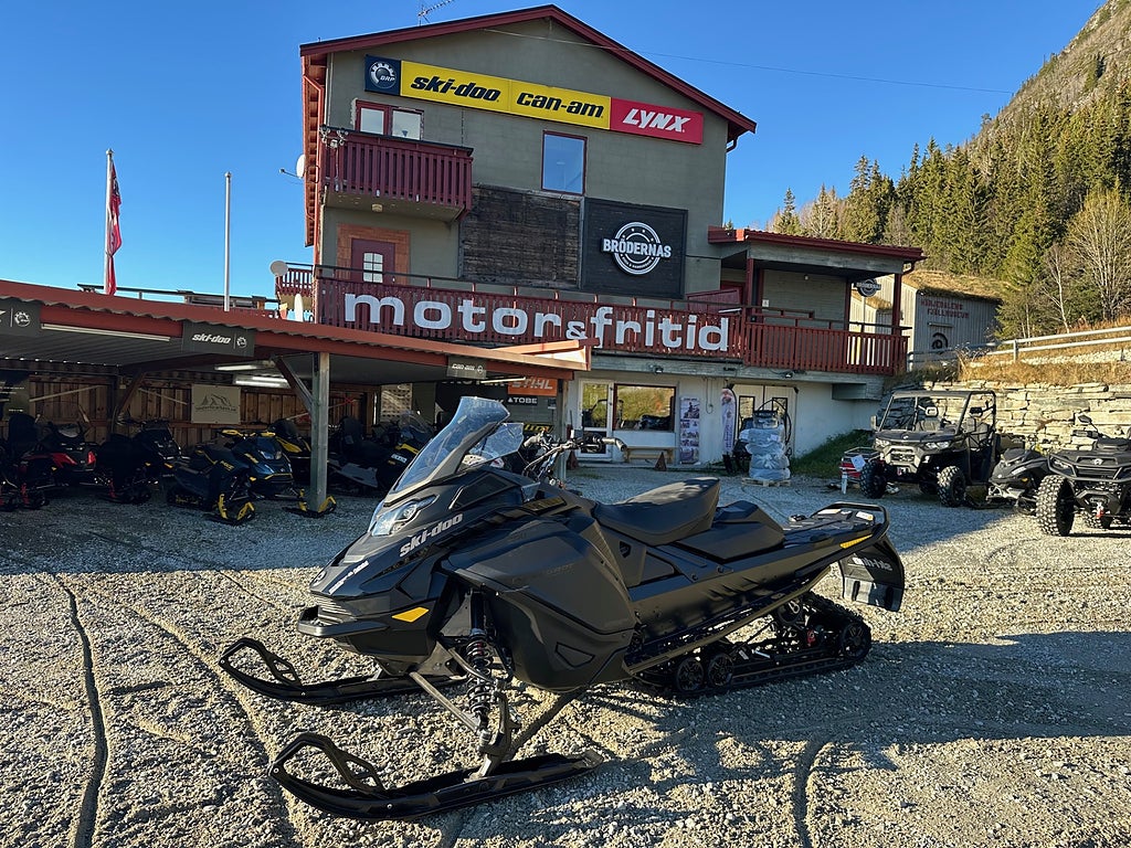 Ski-Doo Renegade Adrenaline 900 ACE -26 *KAMPANJ 