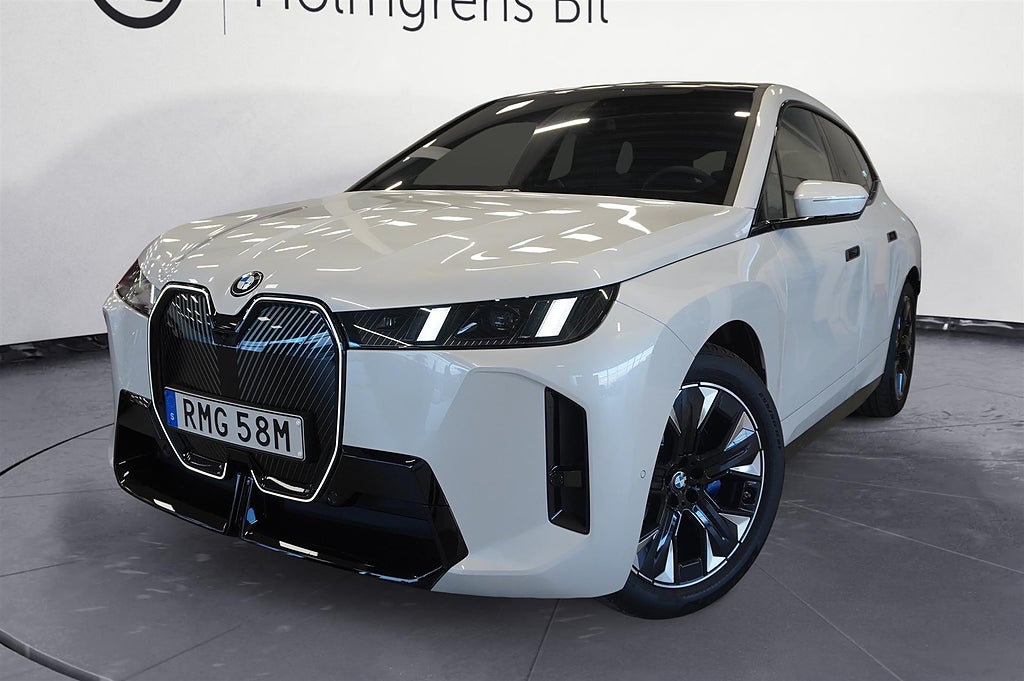 BMW iX xDrive60 Supercharged Edition Multistol Integral Aktiv Styrning