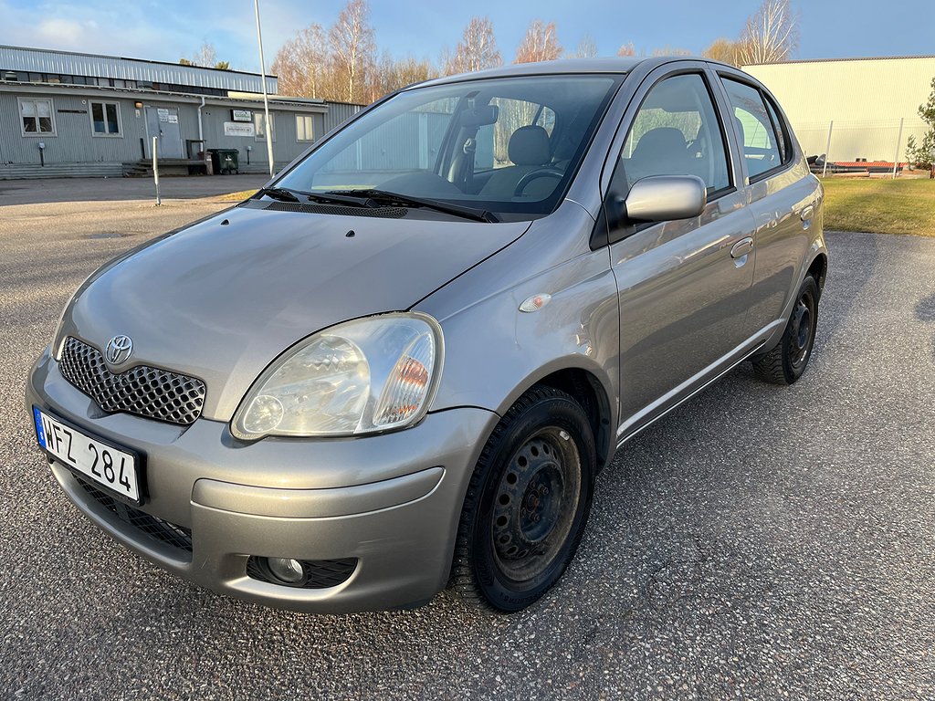 Toyota Yaris 5-dörrar 1.3 VVT-i Automat , Ny bes.