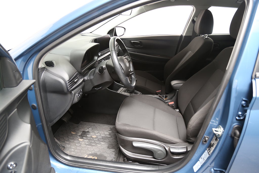 Hyundai i20 1,0 T-GDi MHEV 100hk Essential Aut CarPlay Kamera 2025