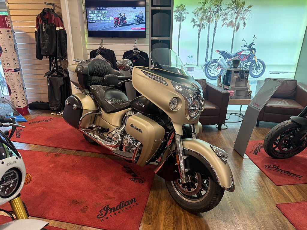 Indian Roadmaster 1.8 Thunder Stroke 111 V-Twin Köp ONLINE