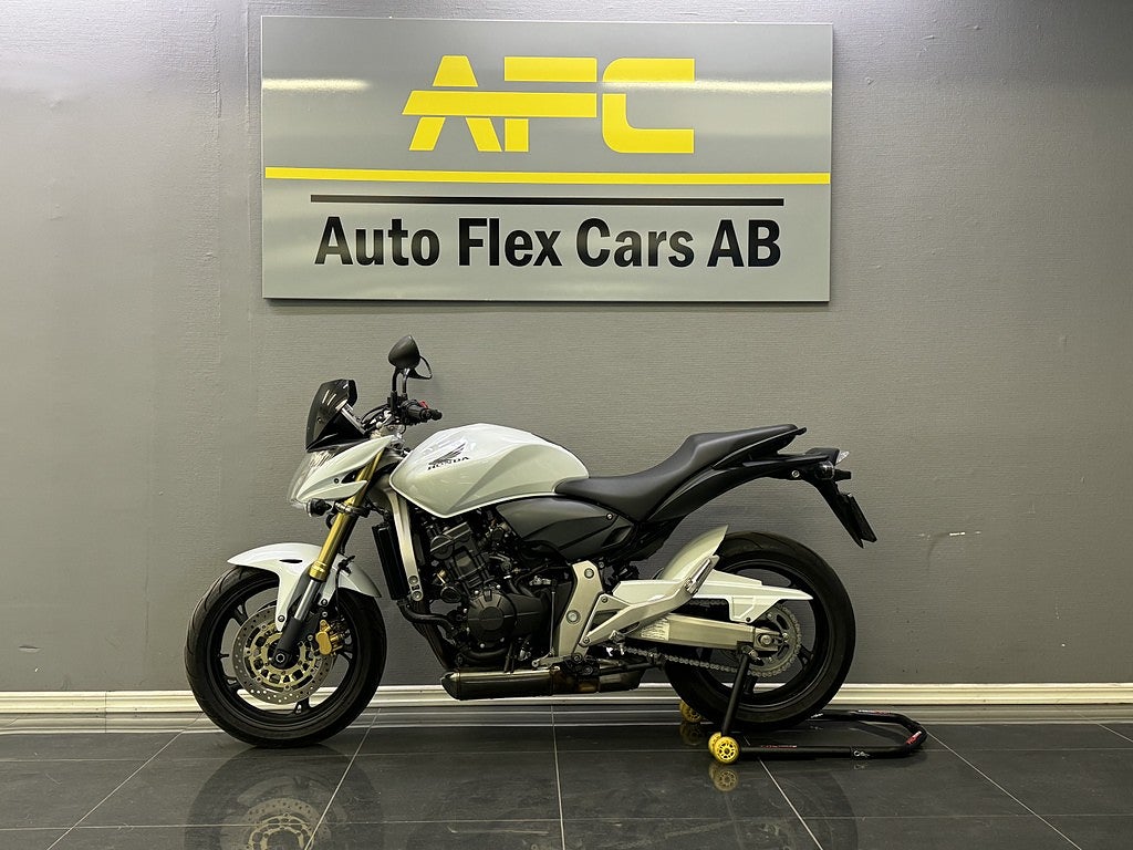 Honda Powersports CB600F Hornet | 2 Brukare | Växelvisare | Kraschpuckar |