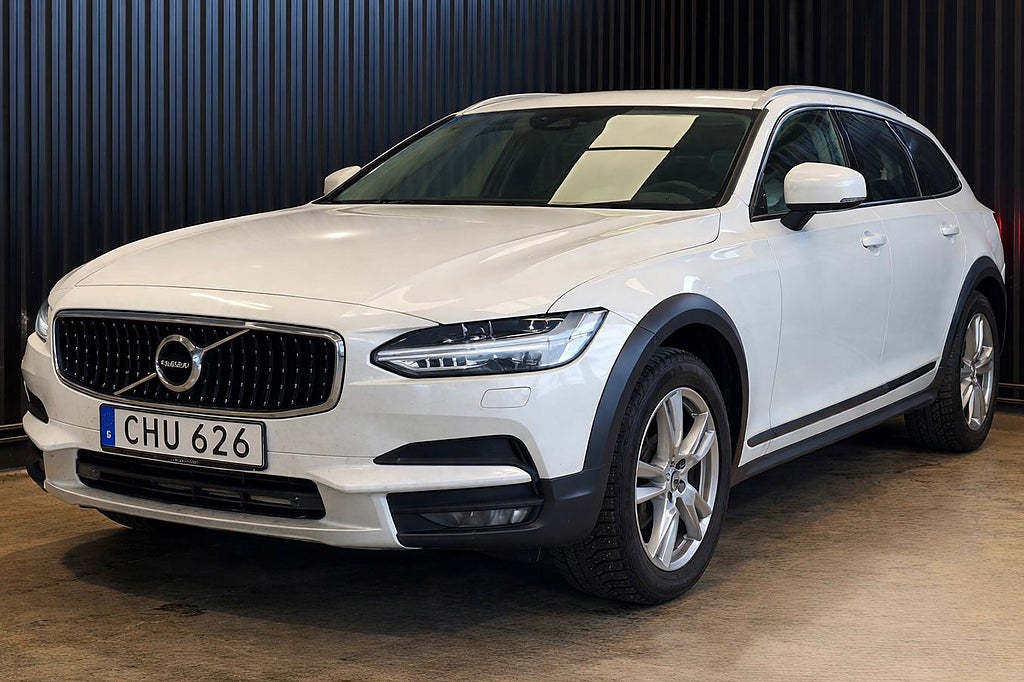 Volvo V90 Cross Country D4 AWD INSCRIPTION PRO PANO/SKINN/BLIS/DRAG 190Hk