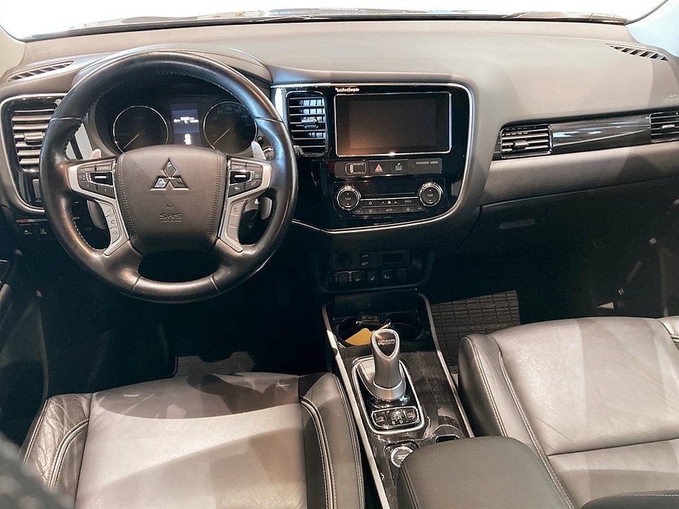 Bild på Mitsubishi Outlander Business PHEV 203hk Aut AWD - B-KAMERA,DRAG,ELSTOL