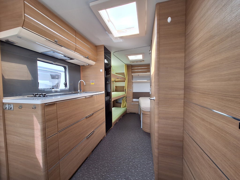 Adria Adora 593 UK Barnkammare: 3 Bäddar