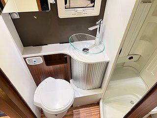 Husbil-halvintegrerad Adria MATRIX SUPREME M 687 SL 25 av 36