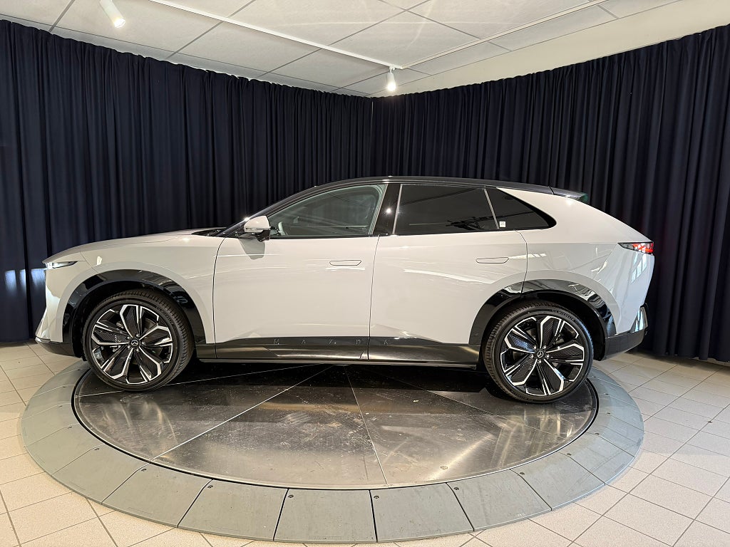 Mazda CX-6e 2026 - miniatyr 3