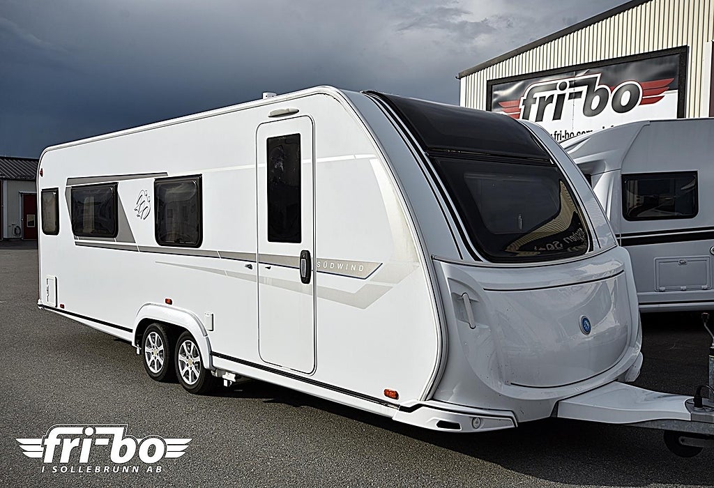Knaus 650 PXB Südwind, Queenbed
