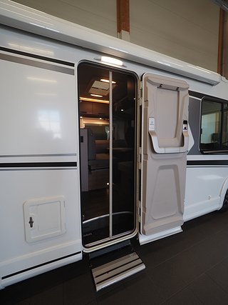 Husbil-integrerad Knaus L!ve I 700 MEG 17 av 20