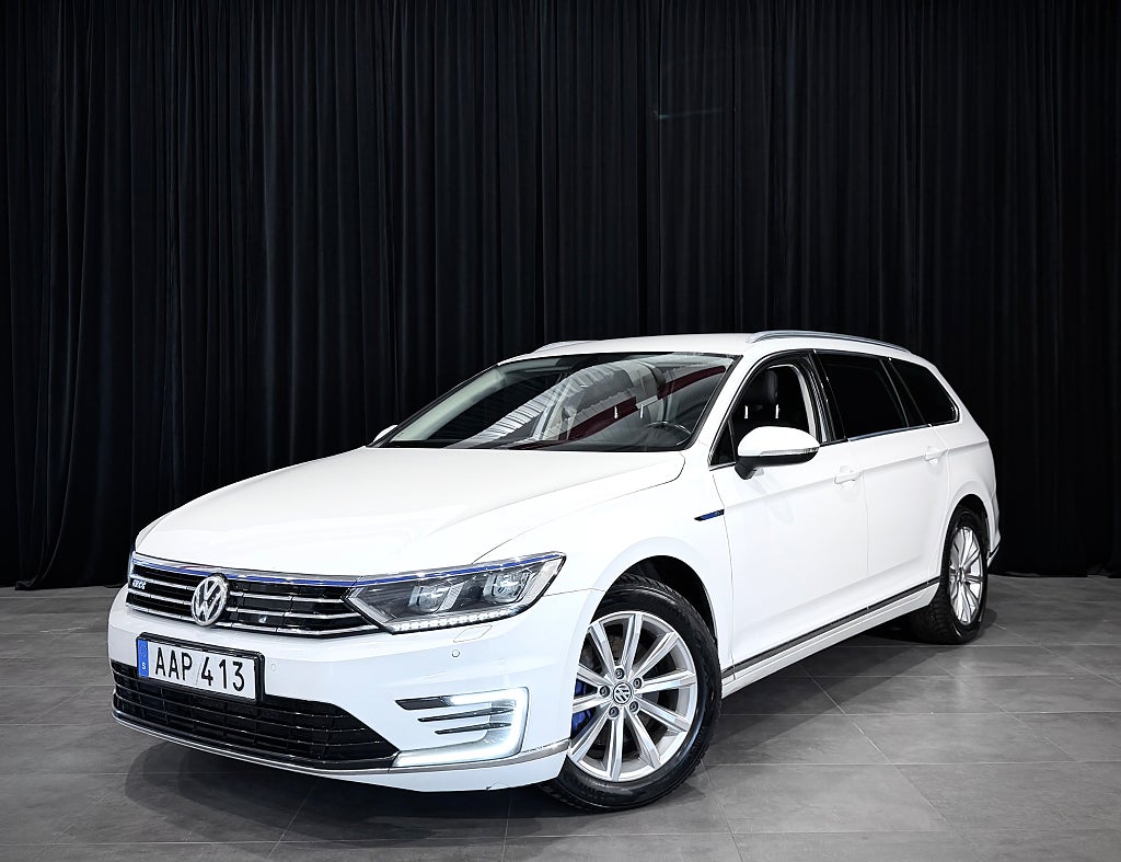 Volkswagen Passat GTE 1.4 TSI P-VÄRM DRAG KAMERA CARPLAY ADAPTIV 218HK
