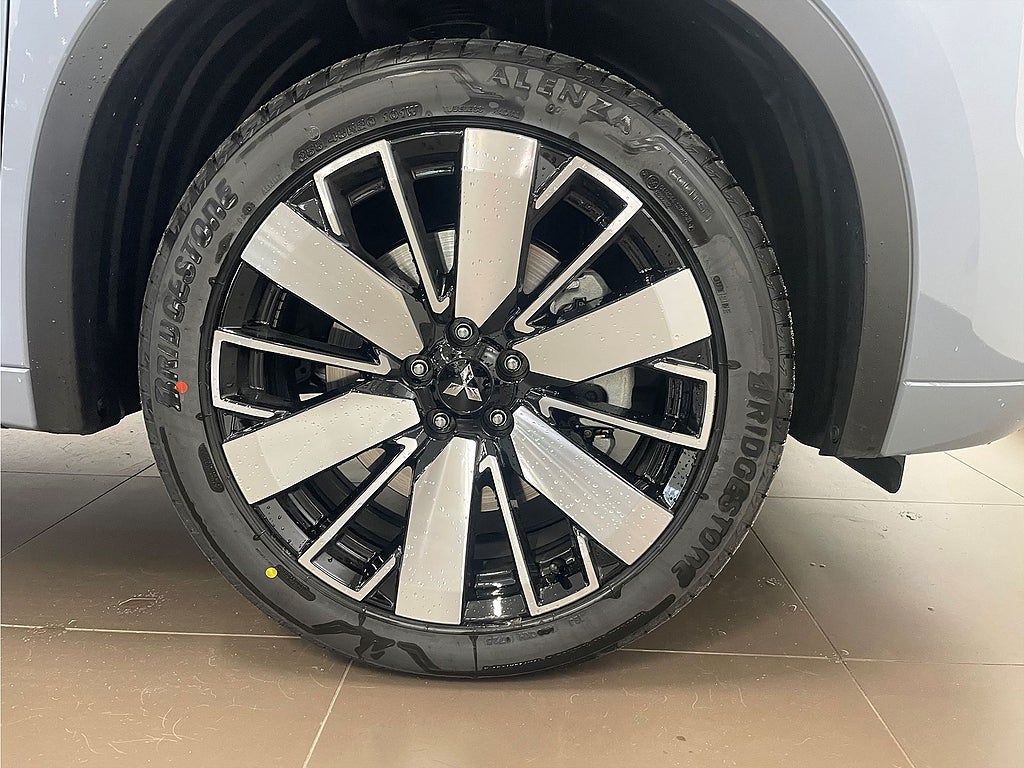 Bild på Mitsubishi Outlander Instyle PHEV Aut 4WD - DEMO