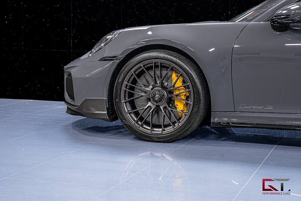 Porsche 911 992.2 Turbo S Cab MOMS Full Carbon Burmester Lift ACC