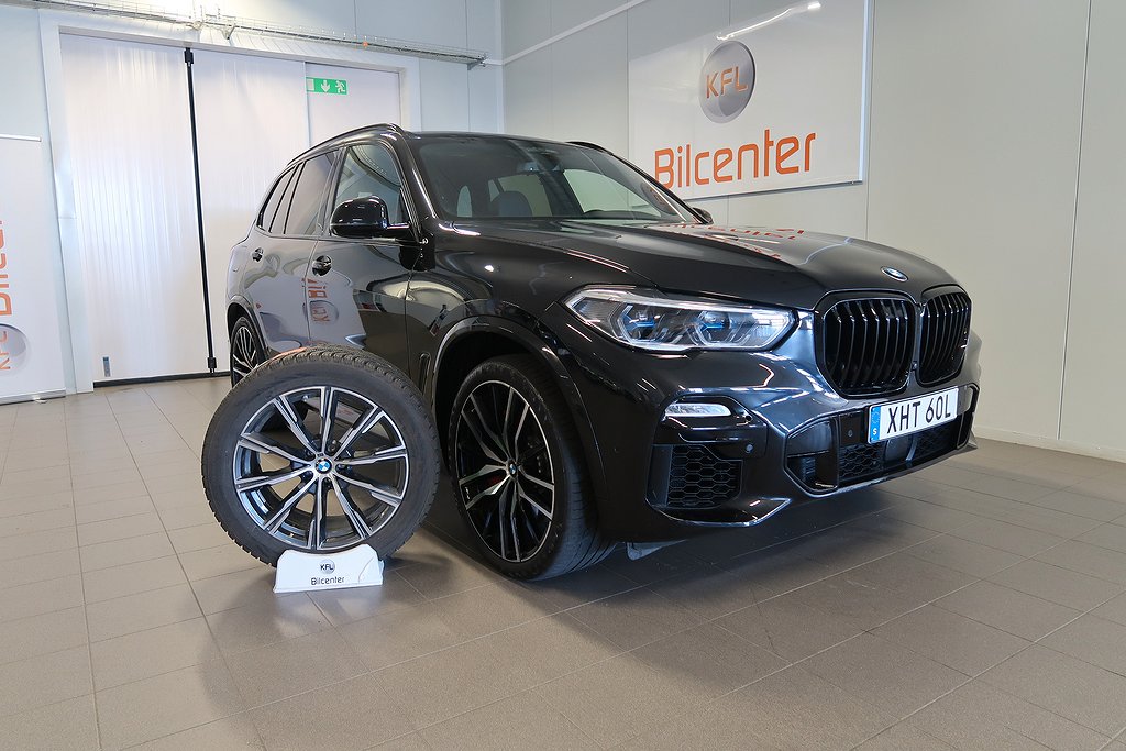 BMW X5 M50i 530HK B&W-Pano-Drag-Laser-360-Värm-Individual-SoV