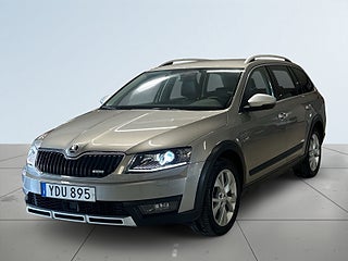 Skoda Octavia Scout 2.0 TDI 4x4 Premium Drag CANTON Kamera Mvärm Navi S&V