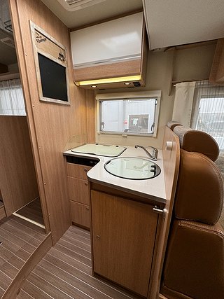 Husbil-halvintegrerad Sunlight T68 10 Year Edition, 7 av 20