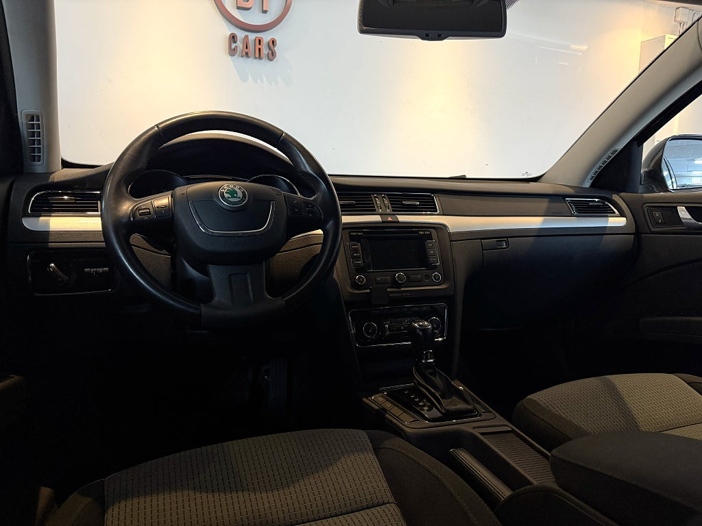 Skoda Superb Kombi 2.0 TDI 4x4 Ambition DRAG NYKAMREM MOTORVÄRMARE