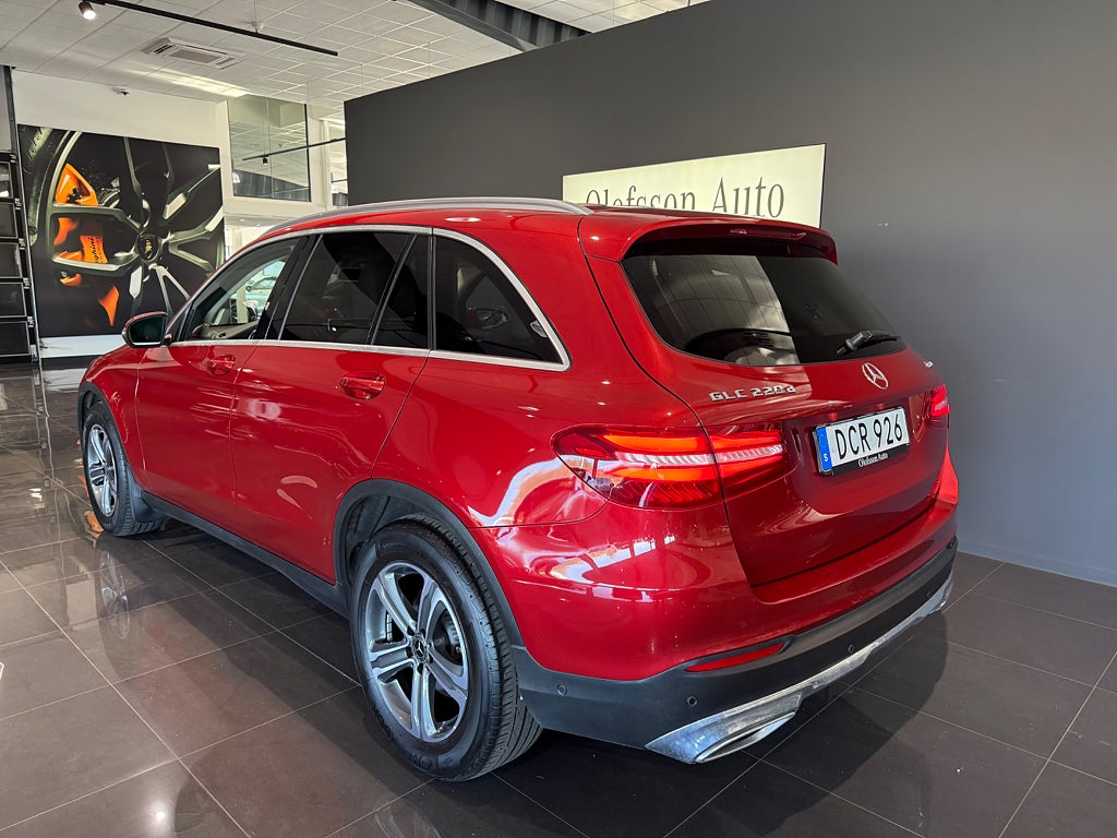 Mercedes-Benz GLC 220 d 4MATIC Värmare Läder Burmester Drag - bild 3