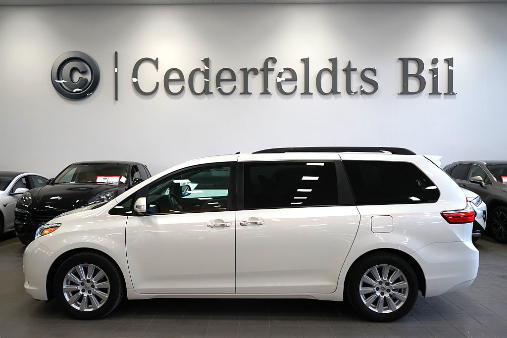 Toyota Sienna 3.5 V6 269hk 7-Sits JBL Panorama GPS Kamera Fåtöljer 