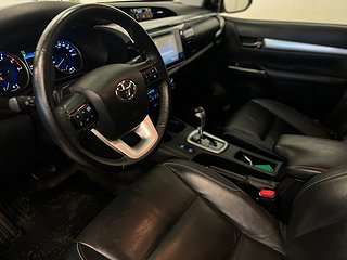 Toyota Hilux Dubbelhytt AWD Aut Kamera Drag Kåpa Skinn SoV