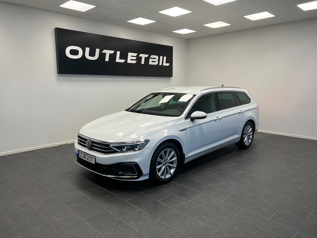 Volkswagen Passat Sportscombi GTE Laddhybrid Executive MOMS