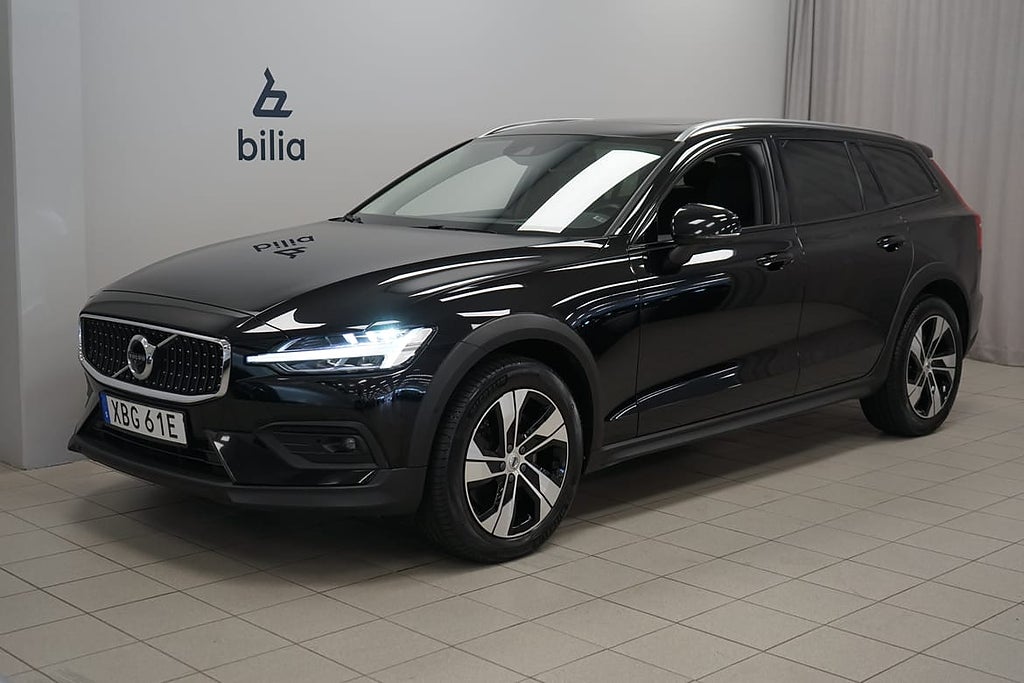 Volvo V60 Cross Country B4 AWD D Adv NaviP Edt | 360 kamera | HUD | HarmanKardon | Dra..