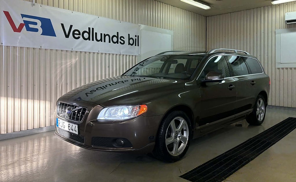 Volvo V70 T4F Summum El.baklucka Nya däck