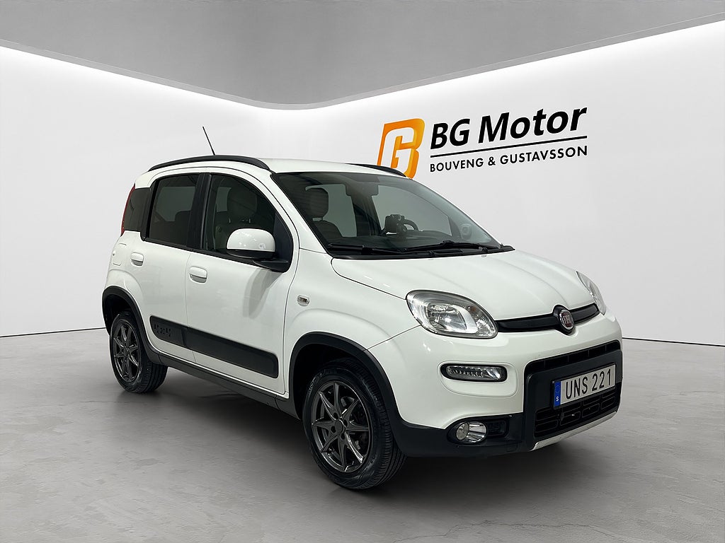 Fiat Panda 4x4 0.9 85HK 8V TwinAir Värmare/Navi/BT