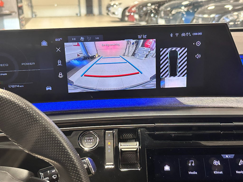 Peugeot E-5008 GT 73 kWh 7-säten Dragkrok, Elbaklucka, B-kam, Navi thumbnail