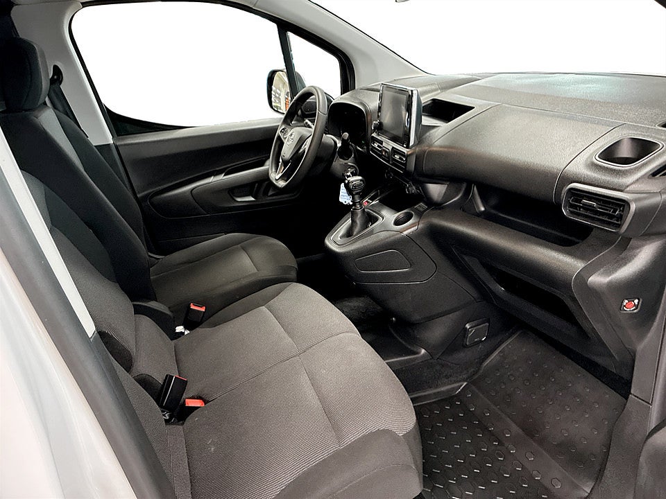 Bild på Opel Combo Cargo XL Business 1.5 BlueHDi 102hk L2 B-KAMERA DRAG