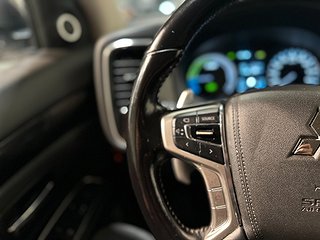 Mitsubishi Outlander PHEV Business 360° Pvärm Drag Skinn SoV