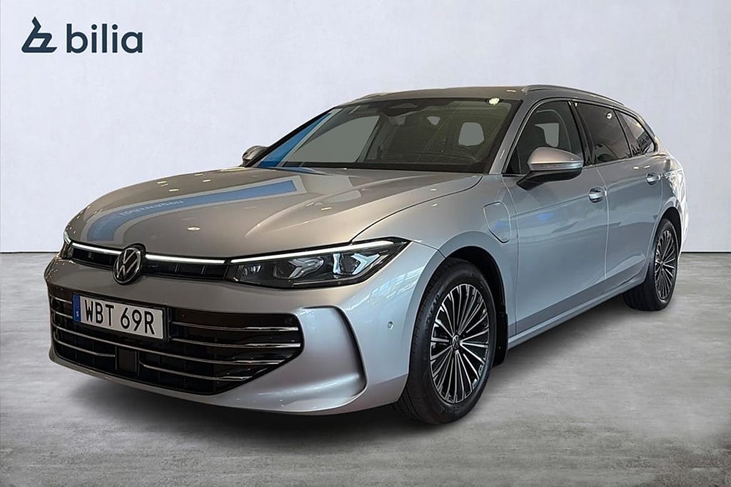 Volkswagen Passat Elegance 1.5 TSI eHybrid Värm Drag 272HK