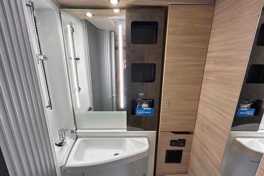 Knaus VAN TI PLUS 650 MEG Platinum Selection 4x4 AUTOMAT ALDE 2026 - miniatyr 27