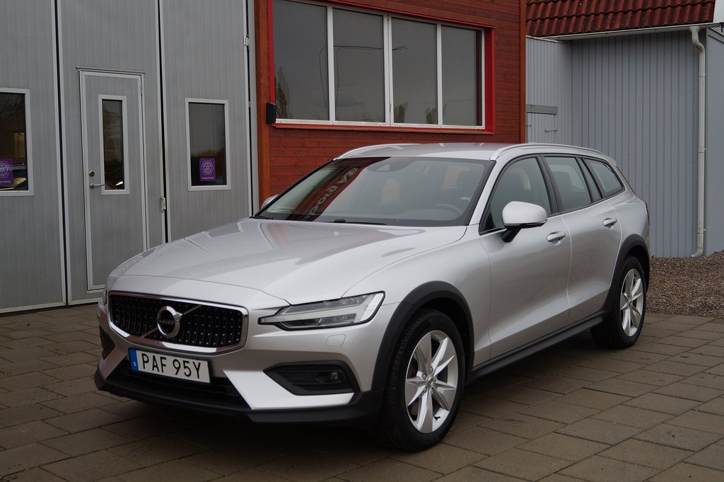 Volvo V60 Cross Country B4 AWD Automat Drag VOC Navi