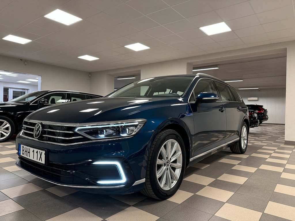 Volkswagen Passat Sportscombi GTE Plug-in Cockpit Navi Drag 218 Hk