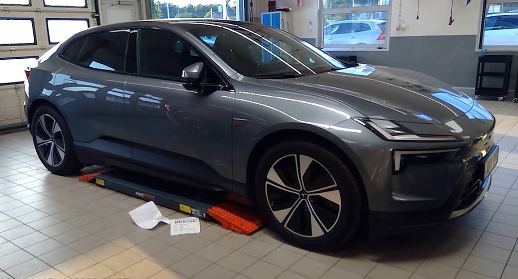Polestar 4 Long Range Dual Motor Plus Pilot Drag Nappaläder