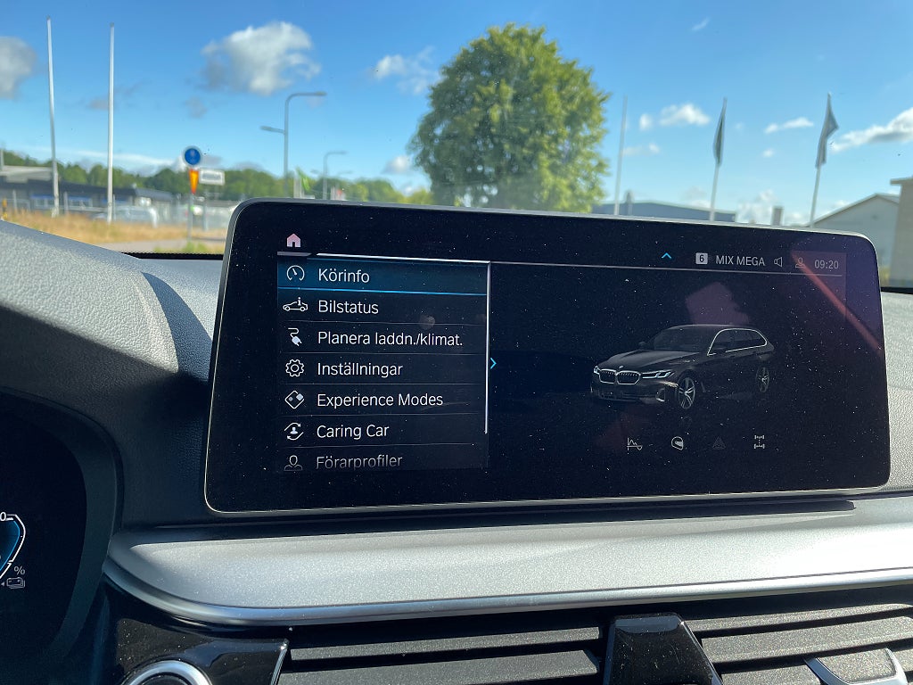 BMW 530e Touring 292 hk G31 LCI ENDAST 3.785 mil SKINN