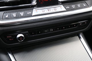 Kombi BMW 330e 24 av 29