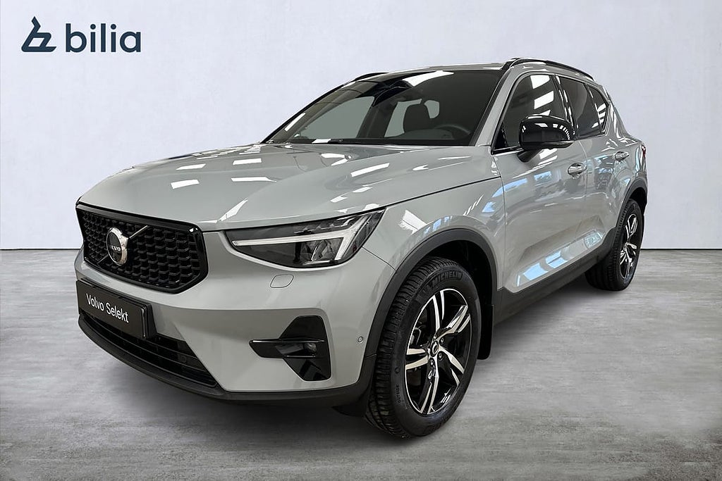 Volvo XC40 B3 FWD Bensin Plus Dark /360Kamera/Dragkrok/Ca...