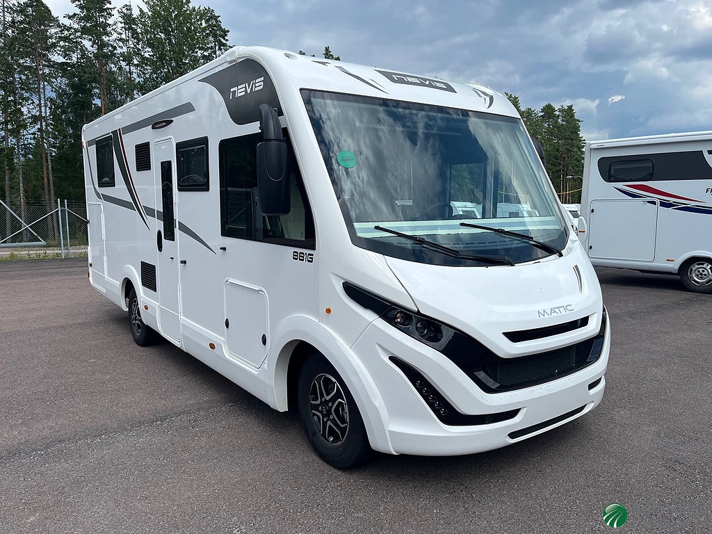 McLouis NEVIS 881 Dieselvärmare/Isofix/Överkast