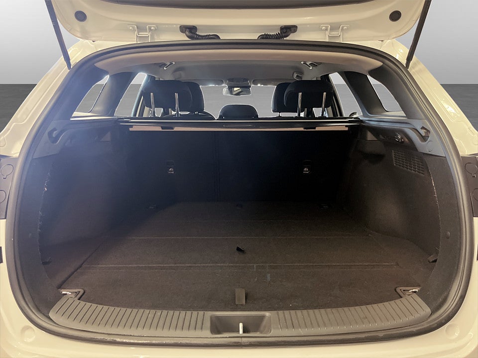 Bild på Hyundai i30 Essential 1.0 T-GDI 120hk Aut B-KAMERA CARPLAY