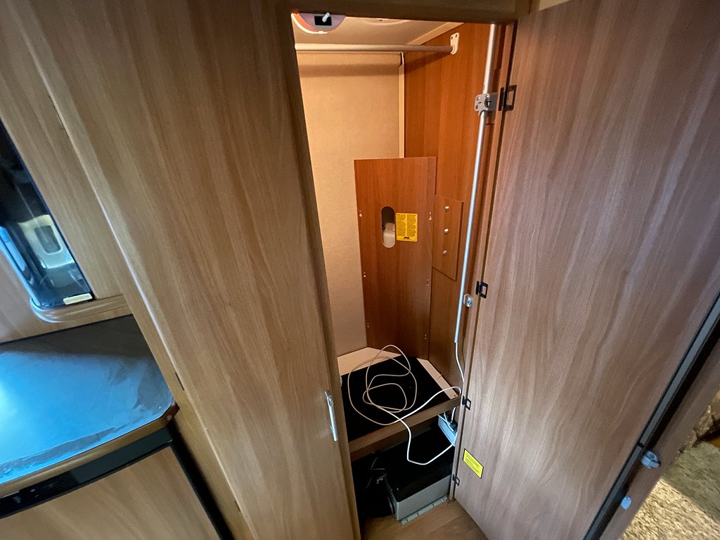 Kabe Ametist 560 GLE KS /Solcell/AC/ALDE/Markis/Långbädd - Kabe